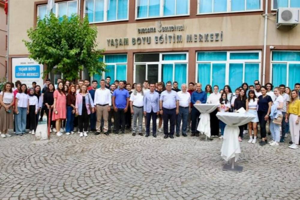 İzmir Bergama'da 'Yaşam Boyu' üniversiteli oldular!