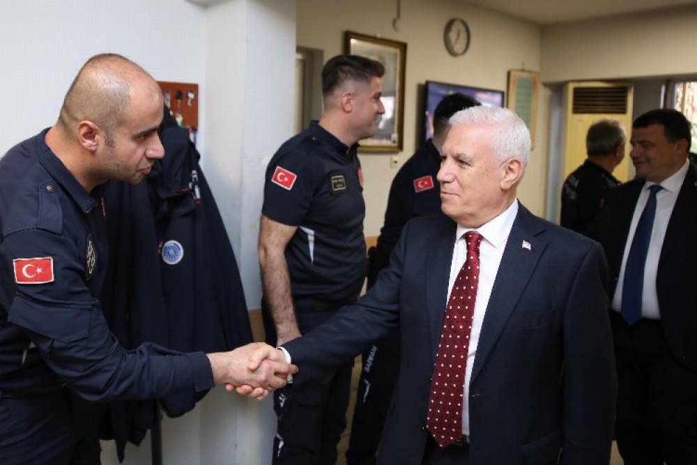 Bursa'da Başkan Bozbey'den Büyükşehir çalışanlarına ziyaret