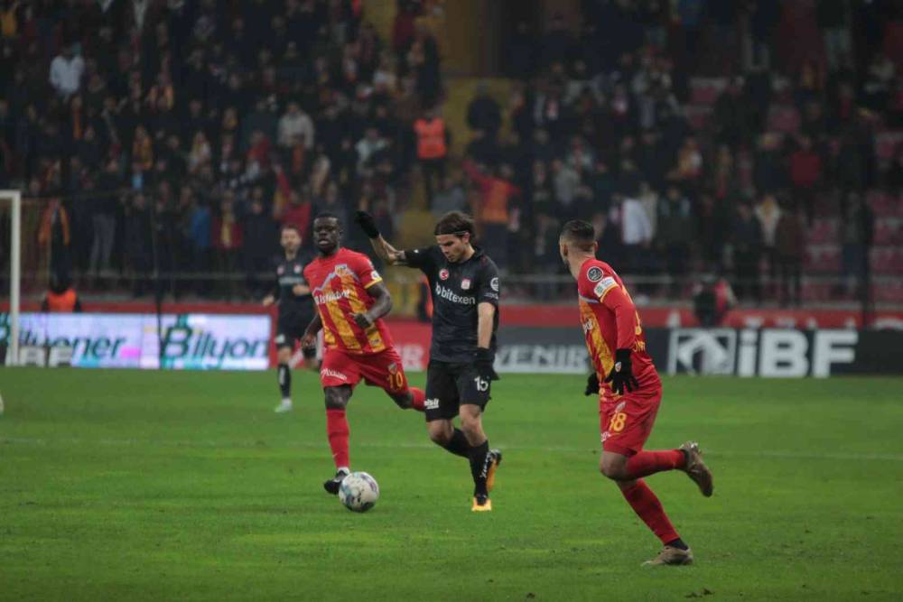 Spor Toto Süper Lig: Kayserispor: 4 - Sivasspor: 1 (Maç sonucu)
