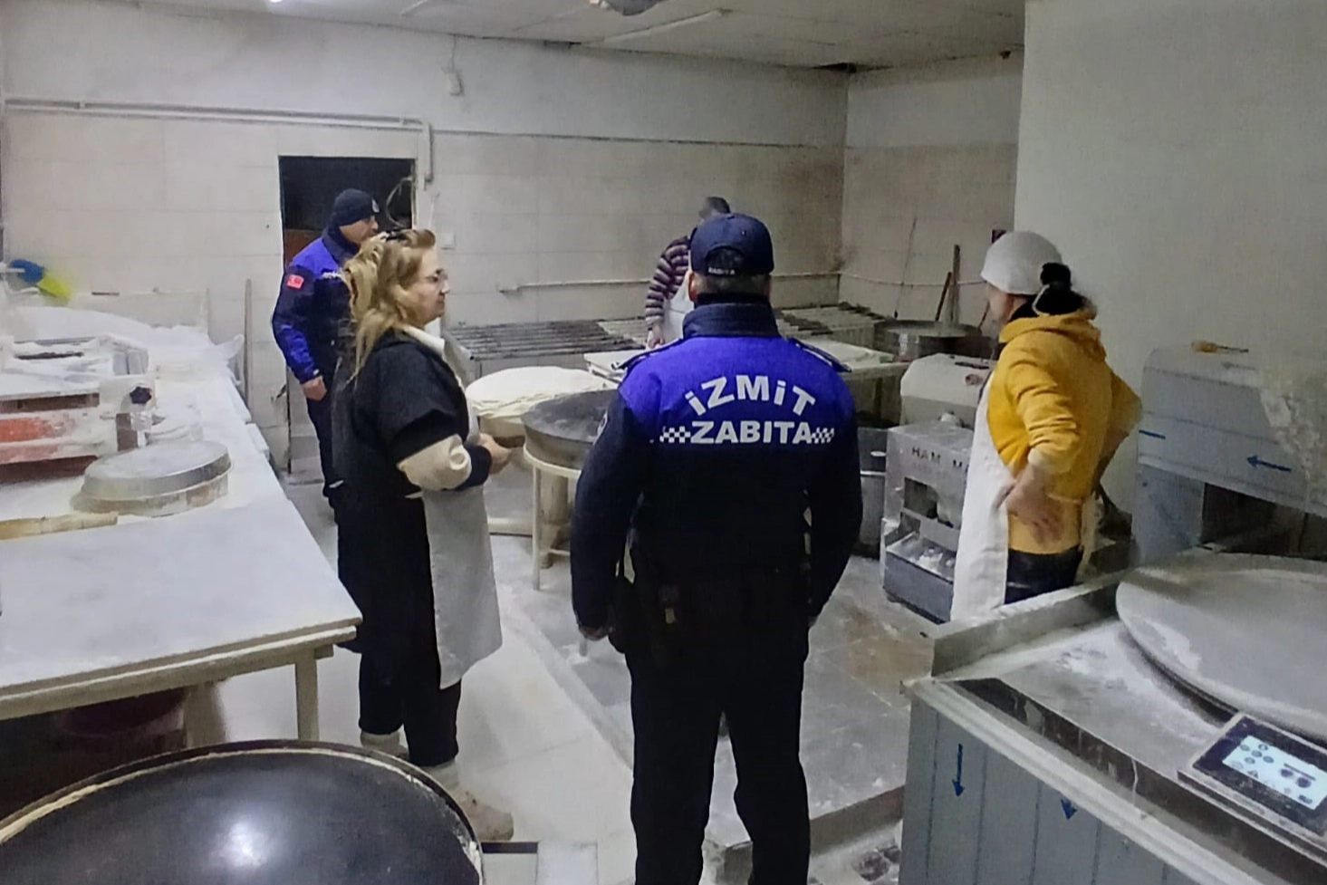 İzmit Zabıtası Ramazan &ouml;ncesi denetimleri artırdı