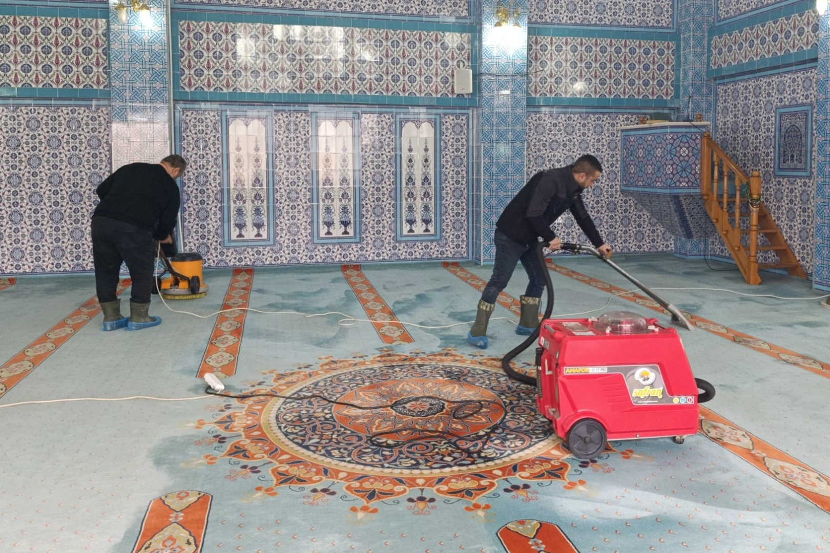 Uzunk&ouml;pr&uuml;'de camiler Ramazan &ouml;ncesi temizlendi