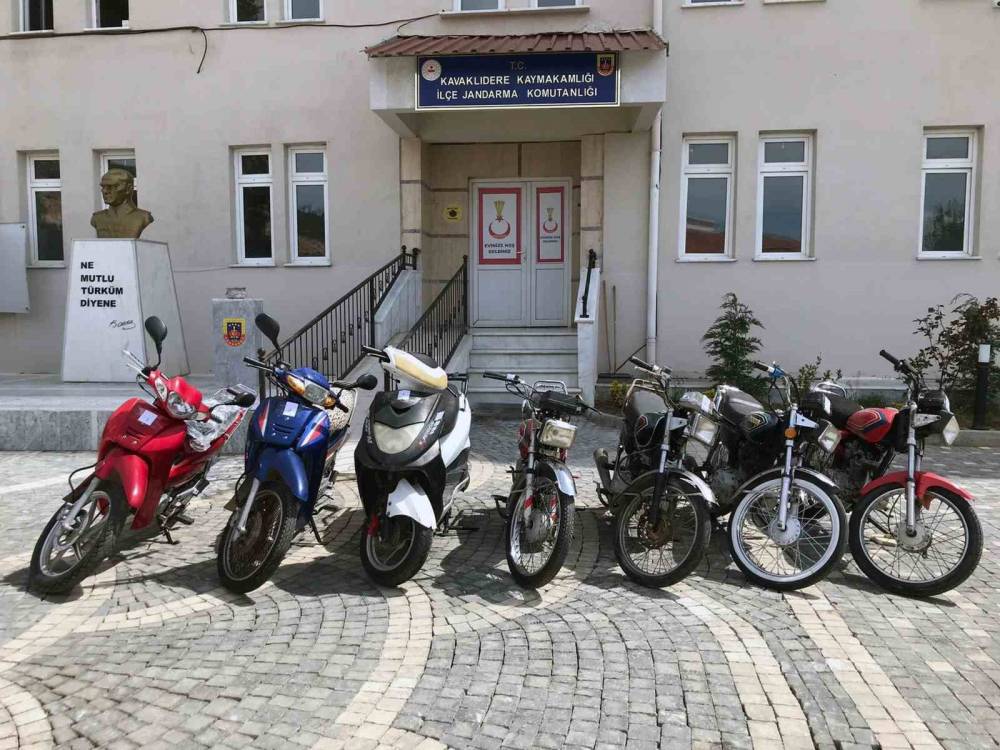 Çaldığı motosikletleri sosyal medyadan satmaya çalışınca yakalandı
