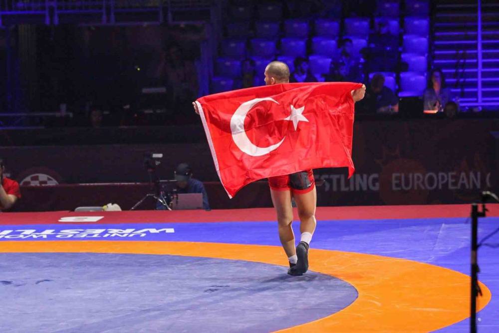 Feyzullah Aktürk, Avrupa şampiyonu
