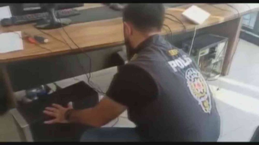 Diyarbakır merkezli dev veri avı operasyonunda 10 hacker yakalandı
