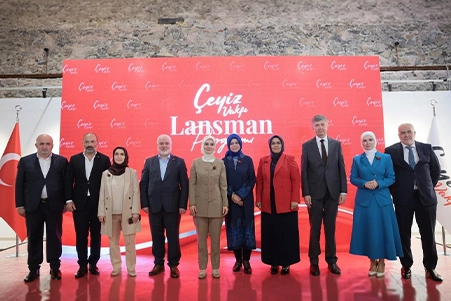&Ccedil;eyiz Vakfı lansmanı... G&uuml;&ccedil;l&uuml; ailenin temeli dayanışmadır